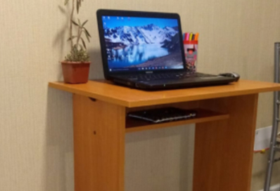 escritorios y mesa escritorios y mesa